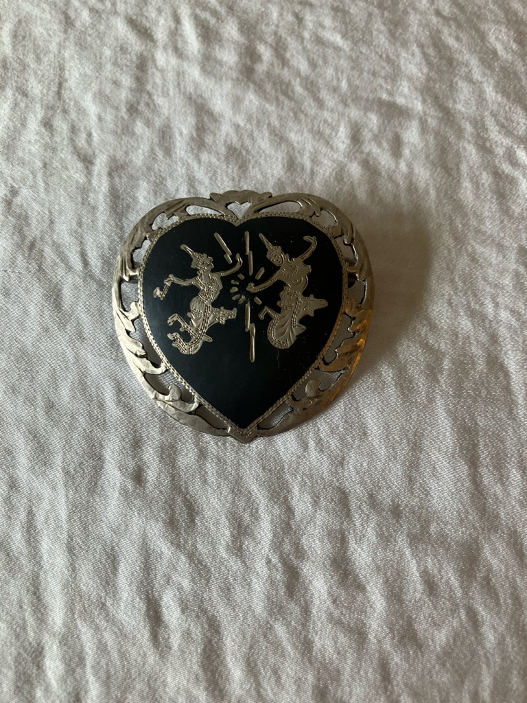 Siam Vintage Makkala Ramasoon Heart-Shaped Silver Black Brooch- Sterling 85$